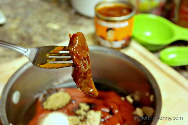 La Morena Chipotle Peppers in Adobo Sauce Close-up via I'm Not the Nanny