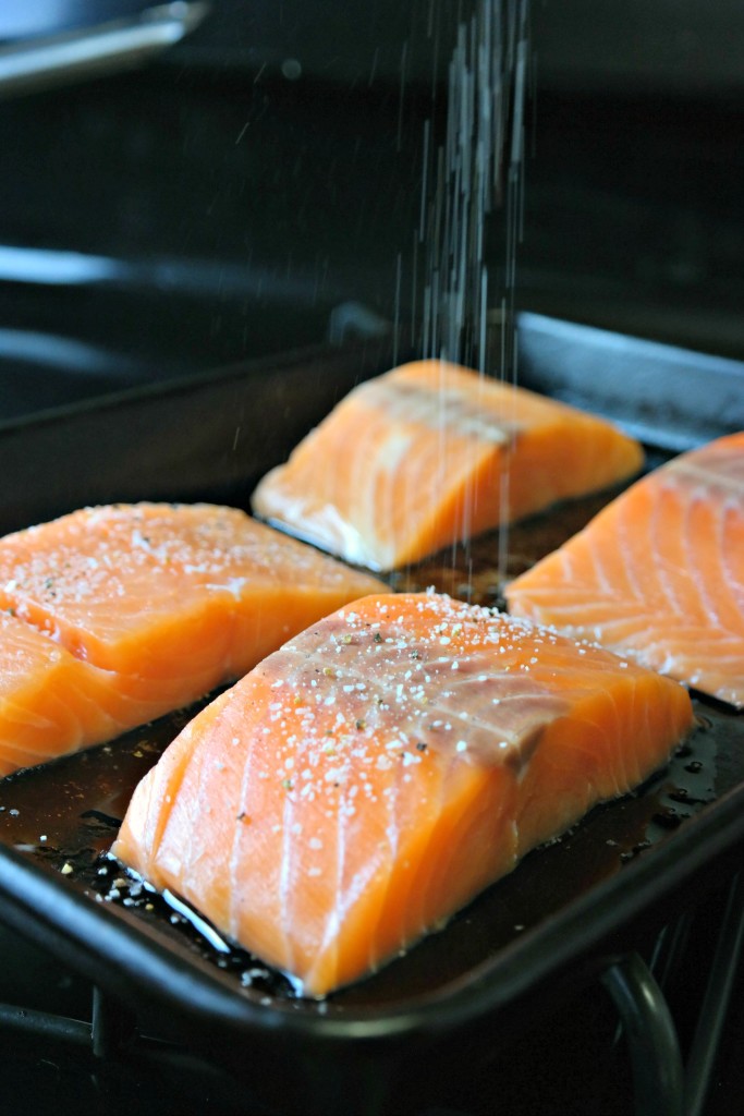 Seasoning salmon fillets