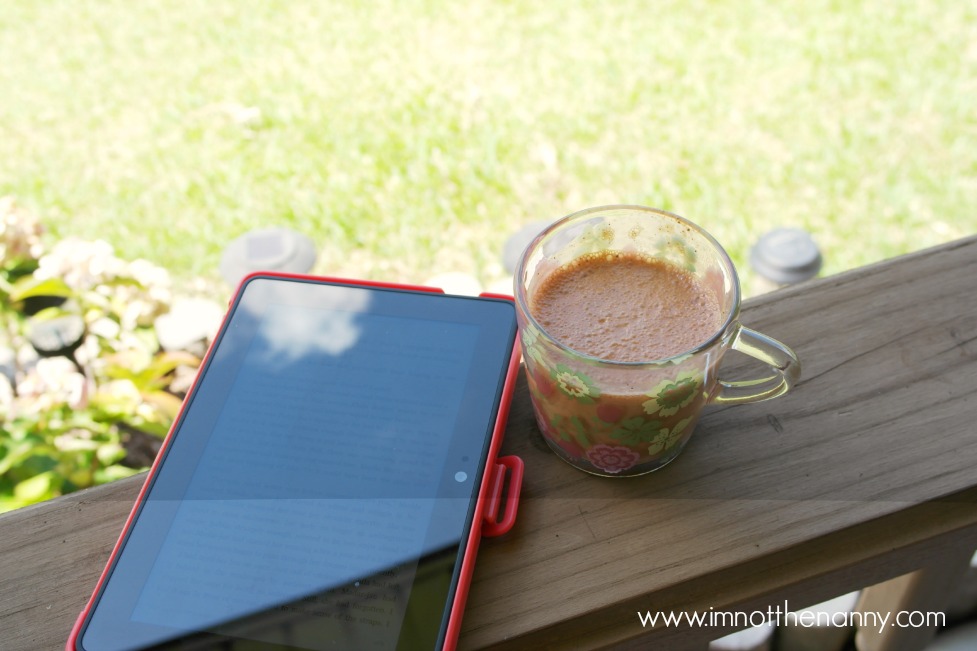 Leisurely breakfast with cafe au lait kefir smoothie-I'm Not the Nanny #KefirCreations #shop