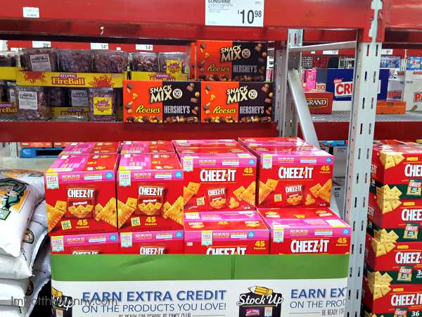Sunshine Cheez-It Display at Sam's Club #ad #back2schoolstockup