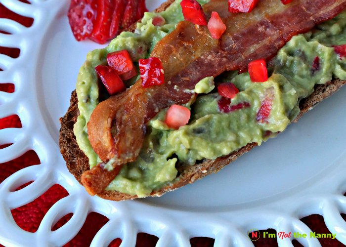Strawberry Guacamole Bacon Toast is a breakfast worth waking up for. Grab the recipe at I'm Not the Nanny. #FLStrawberry #SundaySupper [AD]