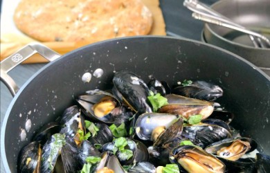 Coconut Lemongrass Mussels